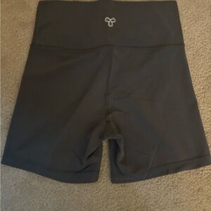Aritzia TNA Butter Biker Shorts